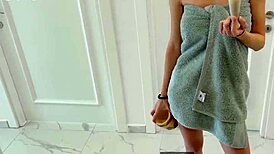 Delivery fail turns into raw pussyfuck with brunette babe