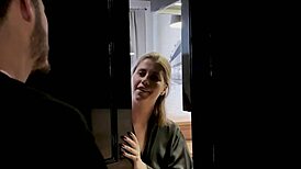 LadyLyne welcomes her guest with kinky neighborhood fun