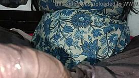 बेडरूम में सौतेली बहन के मुंह में लंड डाल दिया