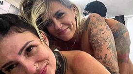 E quando fazemos sexo a três, bucetas latejando juntas!