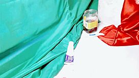 उत्तरान20 - बेब ट्रियो एक्सएक्सएक्स एक्शन में हार्ड बेंग होती है