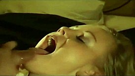 Blonde cougar love anal