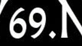 I’m obsessed watching this babe ride dildo in solo play