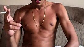 Pau gigante falando putaria e gozando muito na masturbação solo