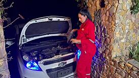pregnant mechanic trades wet sex for payment in outdoor roleplay