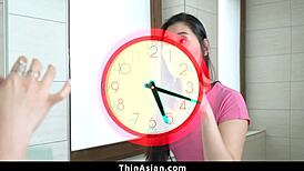 साइंटिस्ट टाइम फ्रीज करता है हॉट एशियन फ्रेंड को हार्ड बांग करने के लिए