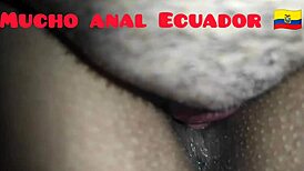 Lamiendo culo y vagina de mi esposa ecuatoriana culona en cuatro
