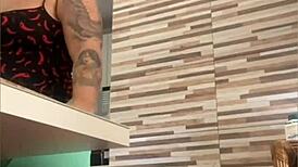 BBW Flashes Swollen Pussy In Exhibitionist Display