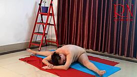 Nude Yoga Regina Noir Strips In Gym