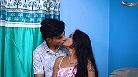 देसी गर्ल को दो फ्रेंड्स ने हार्डकोर फक किया घर पर! फुल मूवी शॉक!