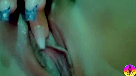 Single puts sex toy in aggressive anal homemade milf scene