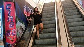 Paty bumbum feels intense passion with el toro de oro in outdoor shopping bathroom