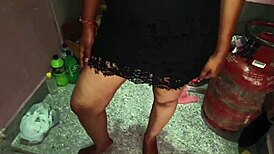 Man, the landlord totally banged her for the house rent, check this curvy babe’s ass worship close-up! 😍