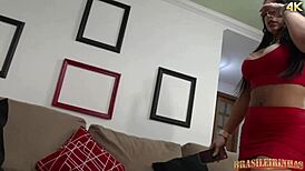 ligando para corno enquanto come amiga e mulher em grupo