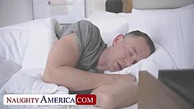 बस्टी लेक्सी अपने हसबैंड को अनफॉरगेटेबल हार्डकोर एक्शन देती है