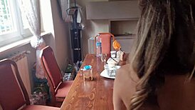 Limpei A Mesa Do Vizinho E Tirei A Calcinha Sera Que Ele Vai Gostar