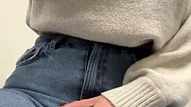 Quick orgasm in doctor's office 😏