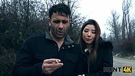 hunt4k, सड़क पर सोने की बजाय अजनबी को चोदना चुना