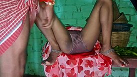 एलिजा इवांस दूसरे आदमी के हसबैंड के लिए टाँगें फैलाना पसंद करती है, होममेड पीओवी क्रीमपाई में