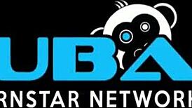 hey, hot banging on white couch with johnny nitro, so wild 🔥