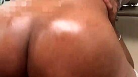 Big Booty Karesha Rides Bbc In Car