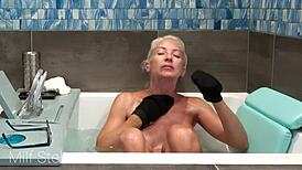 Bathing with Stella E01 for Pussy and Body Shaving