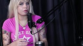 Gabriella Gushi and Tifany Rocha's bisexual swing adventures outdoors.