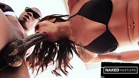 damn, watching this curvy latina suck in a south beach alley is wild!