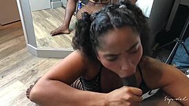 Amateur couple gives sloppy blowjob to big cock