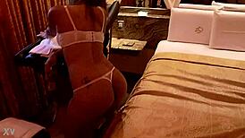 Latina Amateur Dances Reggaeton Energetically