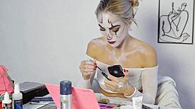 Pretty blonde does Harley Quinn makeup tutorial for Halloween