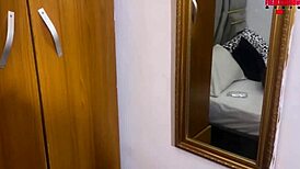 Big ass babe enjoys watching performances on her lap