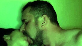 Sexo Amador No Escuro Com Beijos Quentes E Gozada Farta Na Buceta