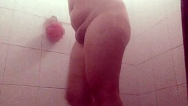 Watch gordibuena clean semen from her pussy in the shower?