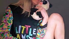 Bonneyuwu - 15 08 Pijama Masturbacion Dildo Y Peluche