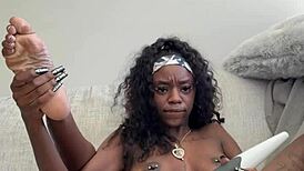 Big Dicks Get Me Wet With Tight Pussy And Pussy Lips.