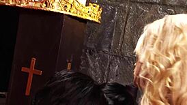 लेस्बो अमेरिकन स्लट ट्रियो ब्रूनेट मिल्फ के साथ वाइल्ड स्ट्रैपऑन प्ले का हिंट देती है