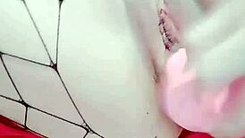 branquinha is masturbating right now, watch her fingers move