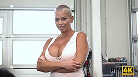 rim4k chick with big boobs licks anus at car shop