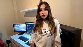 दोस्त के स्टेपडैड ने सिनेमा की जगह चुदाई के लिए मनाया 46 साल के चाचा से