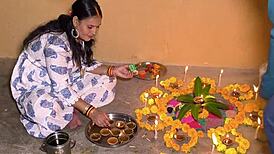 मैं बड़े कॉक को चूसते समय माउथ में कम लव करती हूं