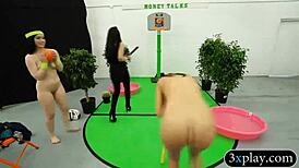 Blindfolded guy bangs twat using a dildo