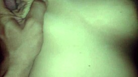 उसकी टाइट वेट पस्सी में एक्सप्लोसिव क्रीमपाई