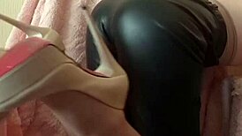 Trust Me, I Know Exactly How to Tease and Please You