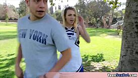 स्किनी चीरलीडर स्टीपसिस कार्मन आज स्टीपब्रो से मिलने की प्लान करती है