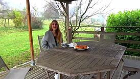 does she like going deep this naughty jessie?