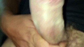 una sborrata pazzesca con cazzo enorme e buco del culo aperto per un enorme carico di sborra