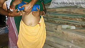 मम्मी-पापा न होने पर देसी स्टेप सिस्टर हार्ड राइड करती है