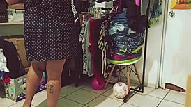 Watch this bbw gordita mexicana clean the room?