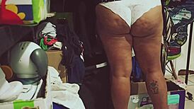 Watch this bbw gordita mexicana clean the room?